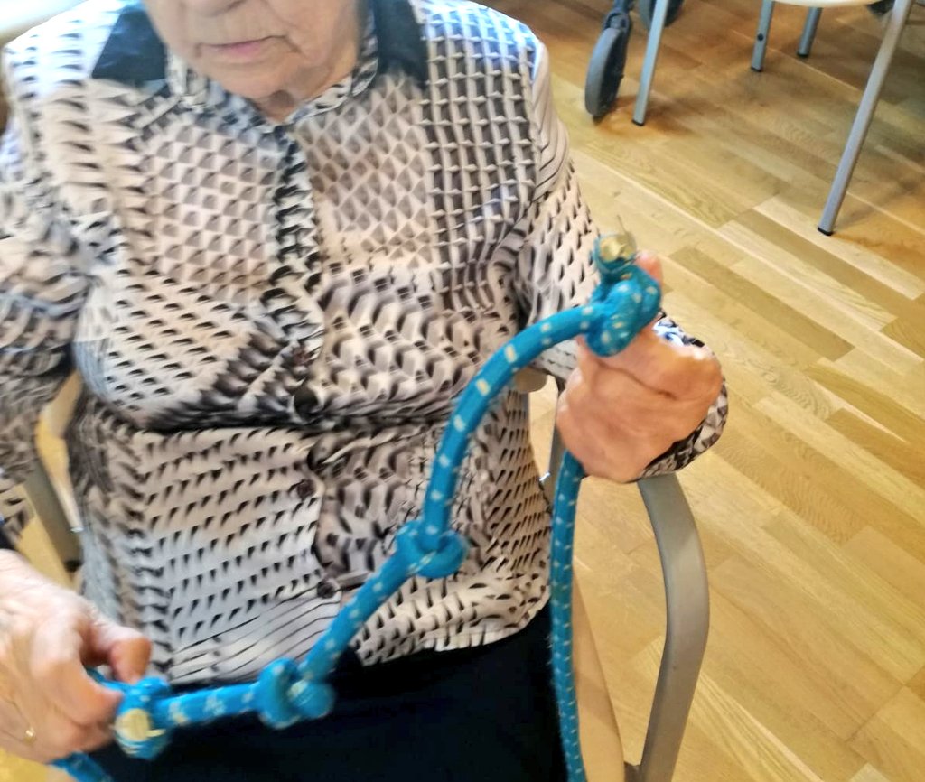 accentsocial_'s tweet photo. ℹ️ #PosemAccent en les activitats de #reminiscència.
👀Us convidem a llegir aquest article de fa 8 mesos a la nostra web, on expliquem l'activitat #Recordam, per fixar records, i donem consells a l’entorn cuidador de persones amb Alzheimer.
👇🏻
https://t.co/cLuvPB0faw
#GentGran https://t.co/ievImq6STy