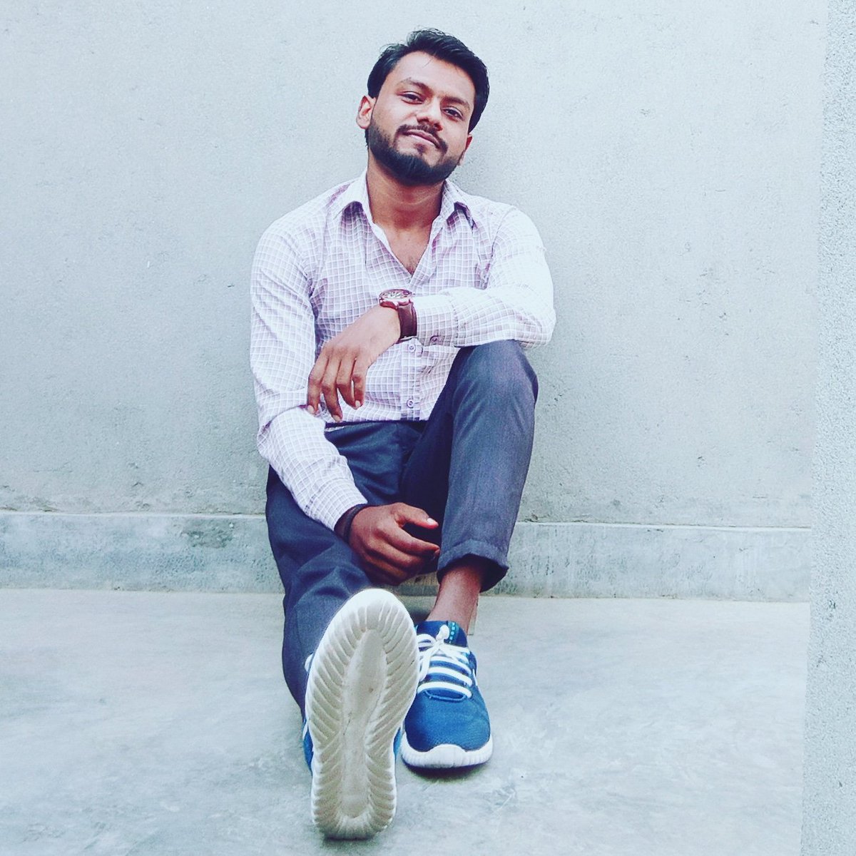 AackyVerma's tweet photo. aacky style
#aacky
#aackyverma #aackyvermastyle #aackyimage #famous #famouspeople #famousquotes #personality #changeforlove #black #swag #styles #model #india #model #aackyshayari #tiktok #tiktok_india #tiktokviral #tiktokindia #tiktokers #poet #writer #aackywrites https://t.co/NCBm1122GD