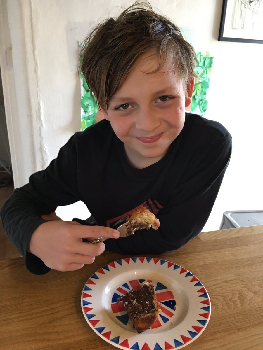 GeorgeWSMasters's tweet photo. @CoFelsted Harry M’s delicious banana loaf! #felstedathome https://t.co/dXDaiI1Pik