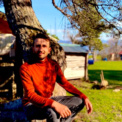 NVasat's tweet photo. Kaçanların değil savaşanlarındır güzel günler. #YeniProfilResmi https://t.co/F5JZ1OMmGQ