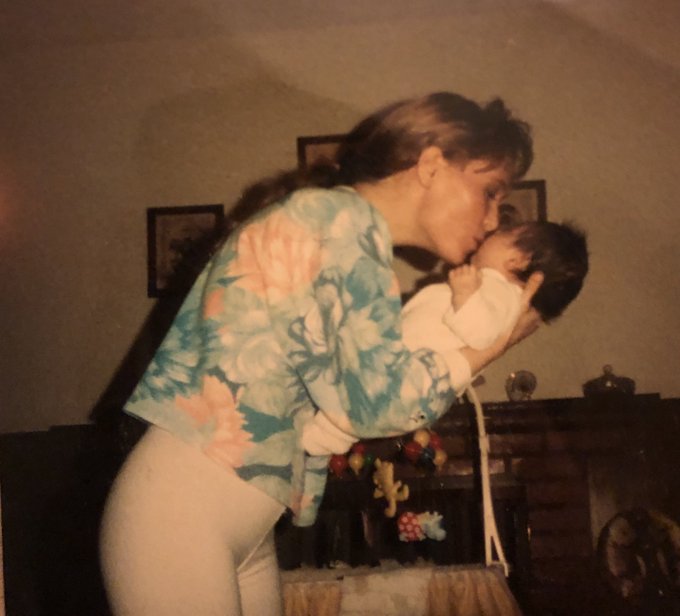 I hope you had a peaceful Mother&rsquo;s Day, Mom💐 https://t.co/pdQiCr5j6e<a href="/tag/newprofilepic"class="tags"><span>#newprofilepic</span></a>