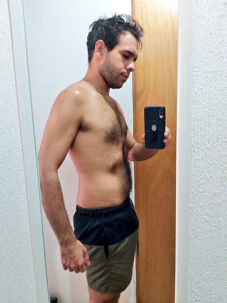 RVenexican's tweet photo. Día 6:
-Abs FM 6
-40 abdominales x Crunch + Crunch lateral + Plancha oblicuos + PiernaBrazo + Pull Leg

Si habrá  cambio? https://t.co/d1oC6N8XPy