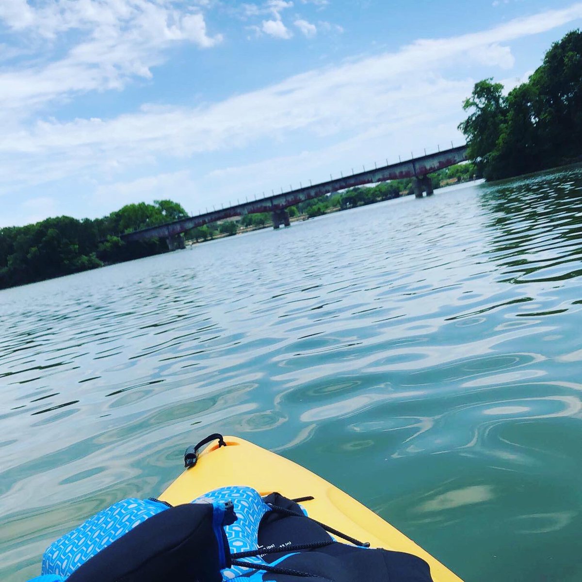 collinflores5's tweet photo. A day on the lake 🤷🏻‍♂️ https://t.co/KB0rnCflb3