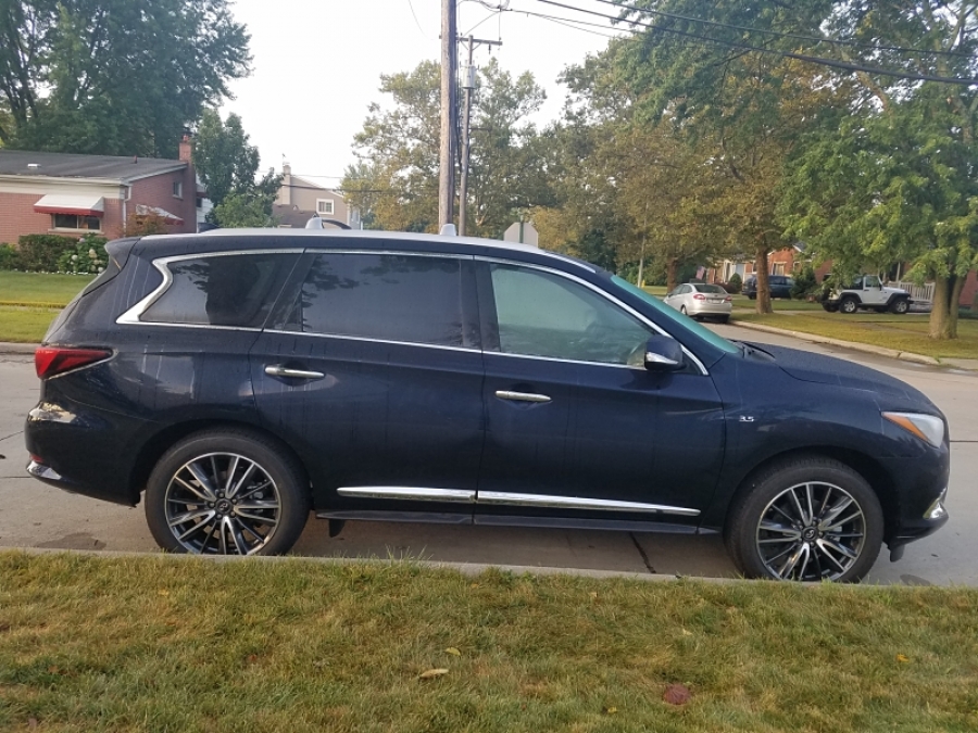 AutoTechReview's tweet photo. When the family road trip returns, the @INFINITIUSA QX60 is one vehicle that can do it in style. Read my full review here: https://t.co/8rPHWuWITx #infiniti #qx60 #SUVs #roadtrip #autotechreviews https://t.co/yNeBmBdklo
