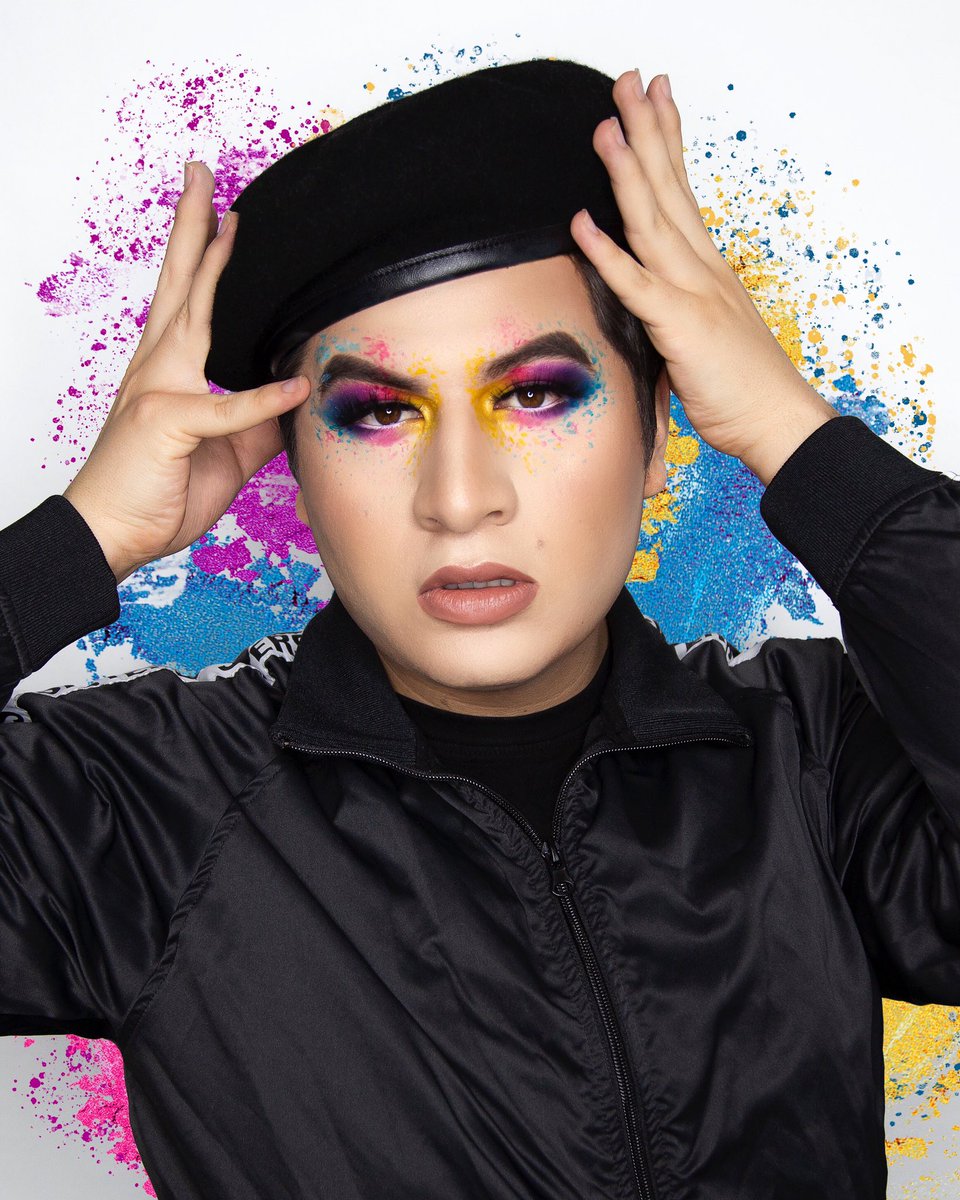 MiguelMonos's tweet photo. @jamescharles It is!! https://t.co/8eT2B9rUqV