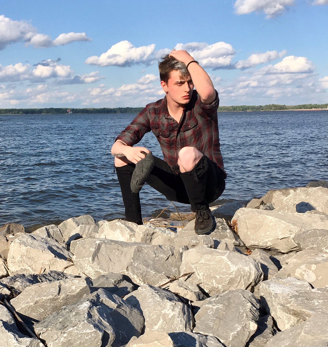ItsAus10's tweet photo. OPE QUARANTINE GLO UP #COVID19 #MothersDay had to be in nature for a bit &amp; get tf outta my house

ANNNNDDD, had to go out and spoil my mom for Mother’s Day duh https://t.co/5dL4nFdEsu
