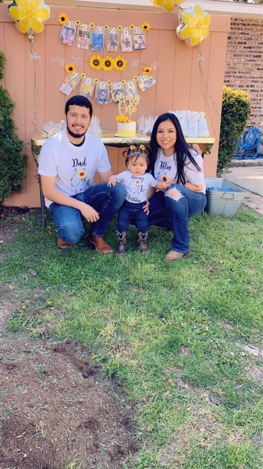 MerazMeraz7's tweet photo. My mamas is one 😭💛🌻🐴.
#May9th https://t.co/w43VFgW29D