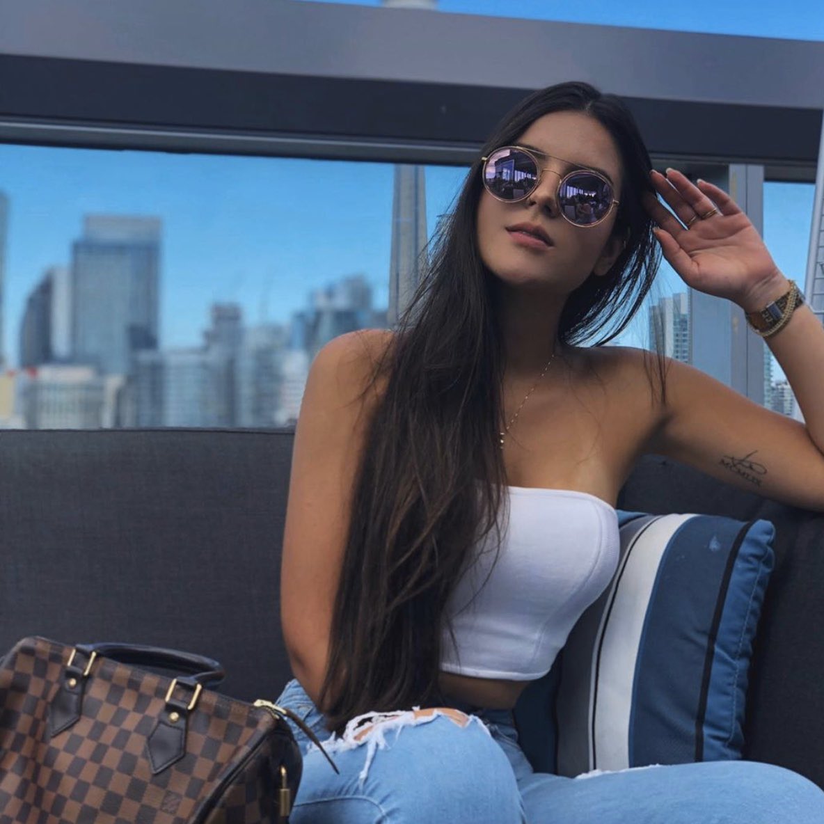 acervolis's tweet image. 