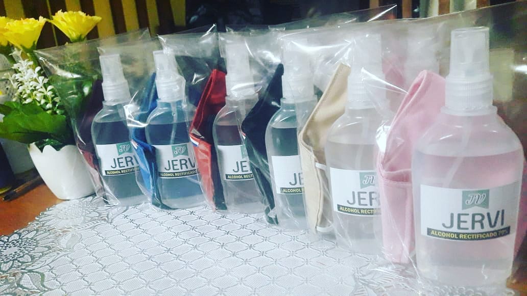 argellada's tweet photo. #JERVI es un emprendimiento que comenzo mi hermana Anna con ella encontras todo lo que se pueda confeccionar es una genia con todo lo que va creando y tambiรฉn le ayudas muchรญsimo๐งต
Podes hacer tus pedidos al โ๏ธ 0984305828
Cuenta con #kits
Si podes darle rt te recontraagradecemos https://t.co/pYE74aruQc