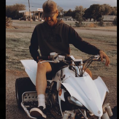 buckpride49's tweet photo. #NewProfilePic https://t.co/VmQAm3HvQw