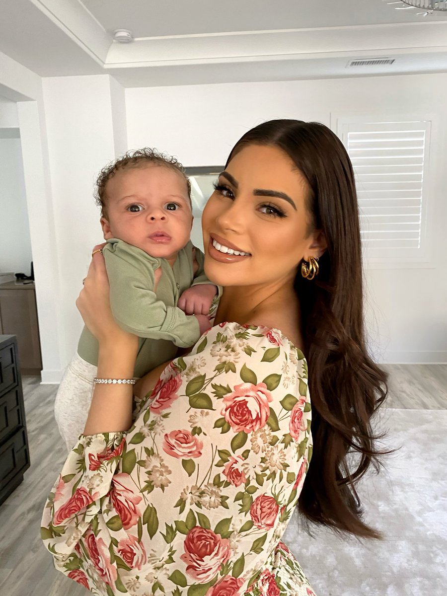 Nazaninkavari's tweet photo. Ny first Mother’s Day 🌼 https://t.co/fiICuoOfuh