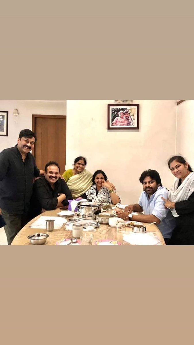 DeviSanku's tweet photo. @KChiruTweets @PawanKalyan @NagaBabuOffl I love u chiru daddy ❤❤❤❤❤❤🥰🥰🥰🥰😍😍😍😍😊😊😊😊 https://t.co/TyXlQrm6rB