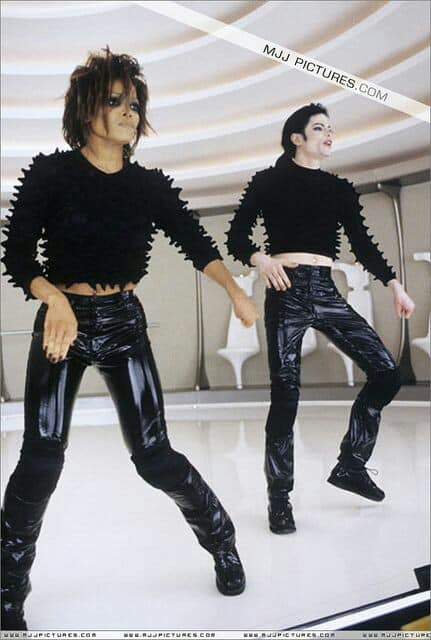 MJJPcomOfficial's tweet photo. happy mom day https://t.co/aFbgiiqGCR