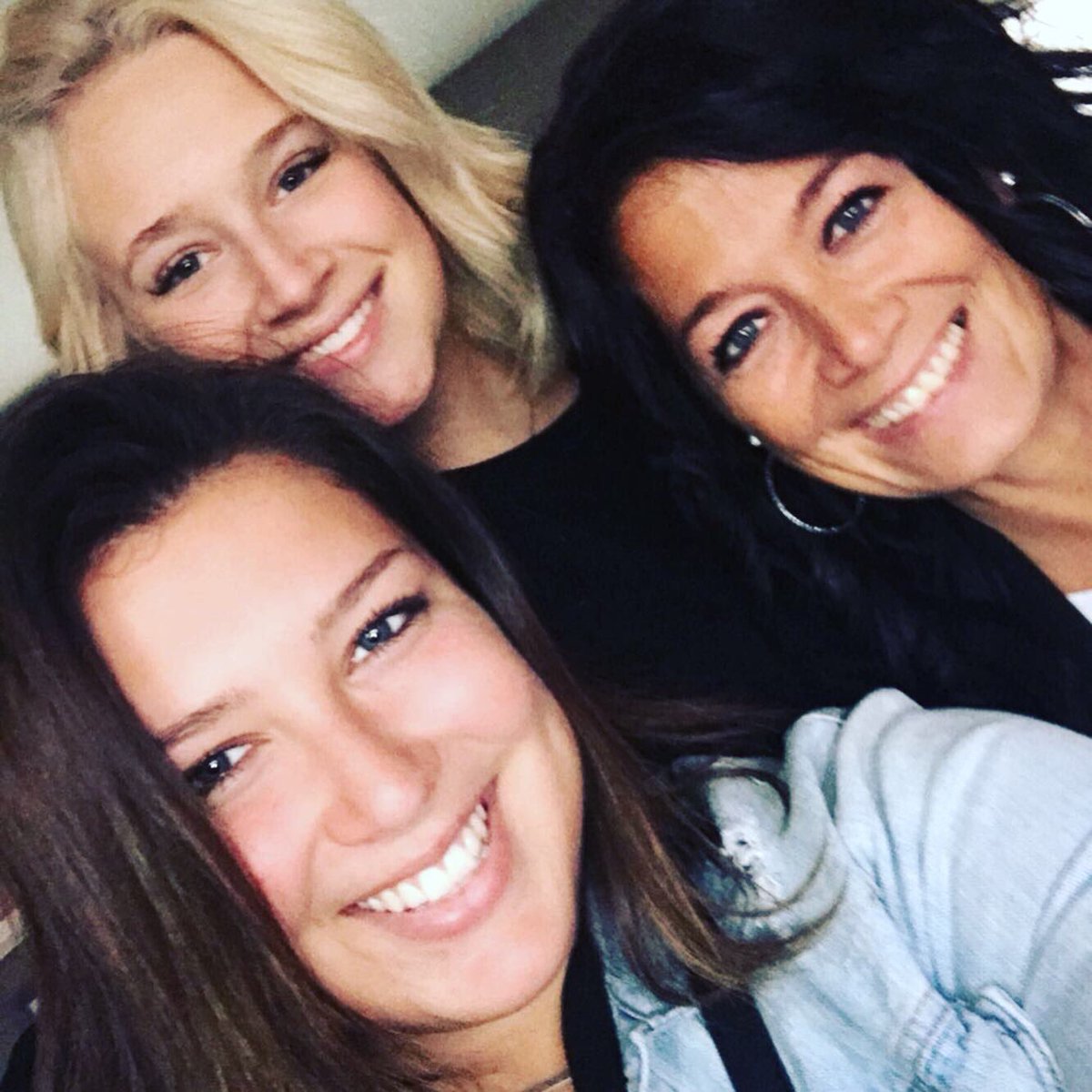 deannawandler's tweet image. No one said being a mom was easy, but it sure is worth it ❤️ #myworld #2plus2 #momlife