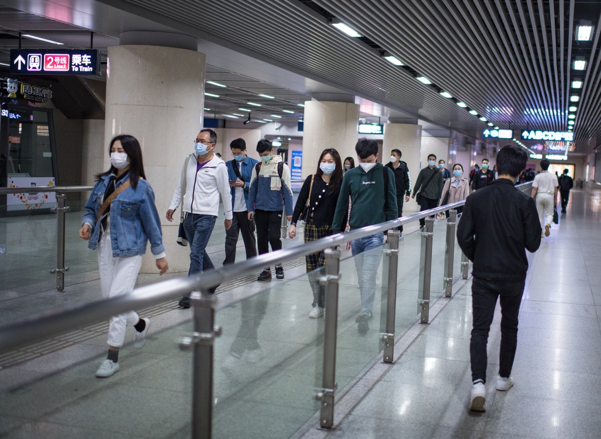 XHNews's tweet photo. Hubei Province on Sunday reported 5 new confirmed COVID-19 cases, all of whom were previously asymptomatic and were domestically transmitted in the provincial capital Wuhan https://t.co/ohhXl5NqxT https://t.co/R6j0msUakM