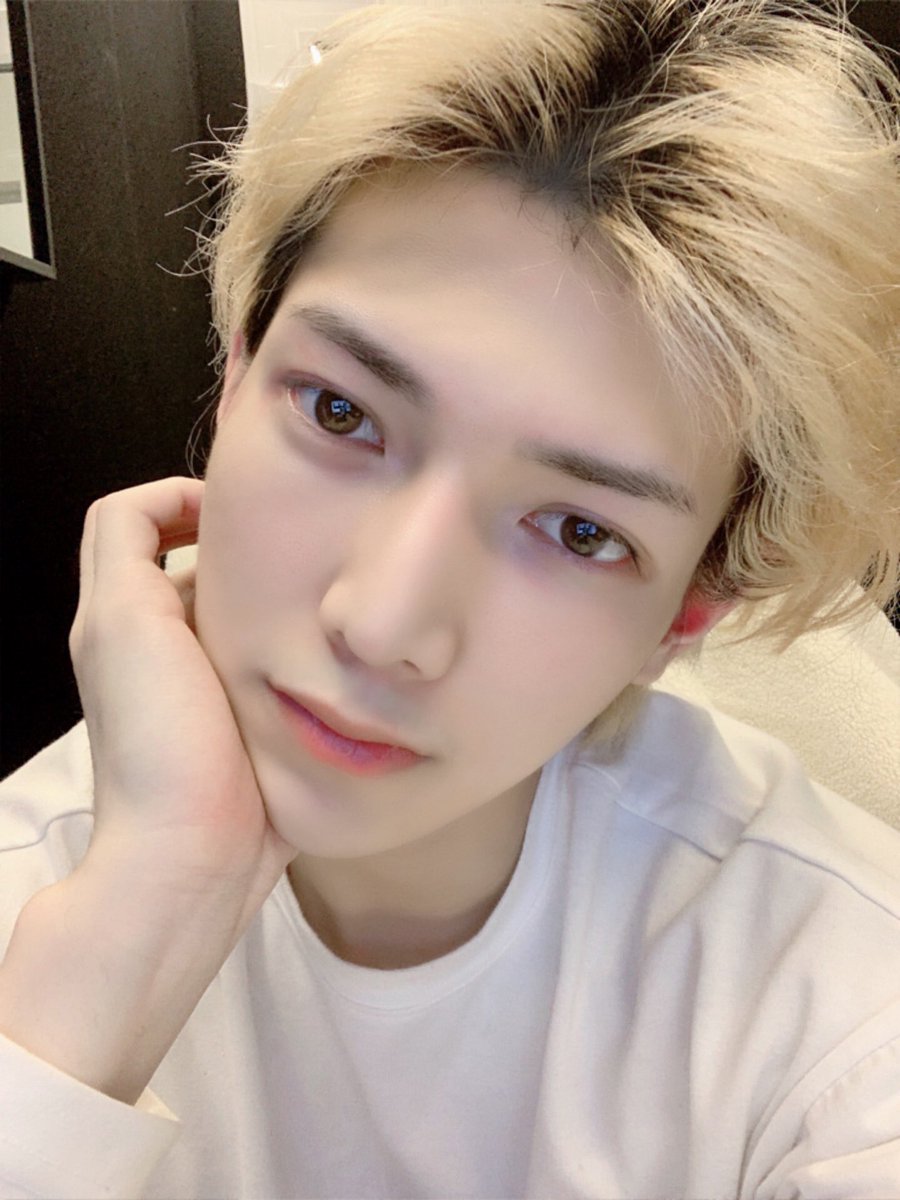 ATEEZofficial's tweet photo. [#여상] 오늘도 좋은 하루 보내요 에이티니
#ATEEZ #에이티즈 https://t.co/8XfZ0CcpAb