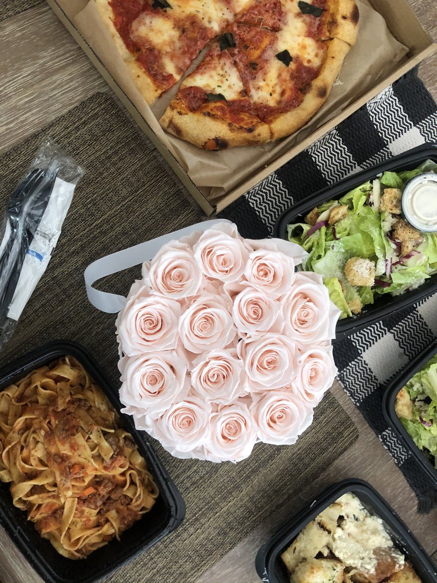 prettysitangg's tweet photo. Most relaxing Mother’s Day ever! #northitalia #MothersDay #lovemykids #LazySunday #priceless #VenusEtFleur https://t.co/Ooaii0GlvL