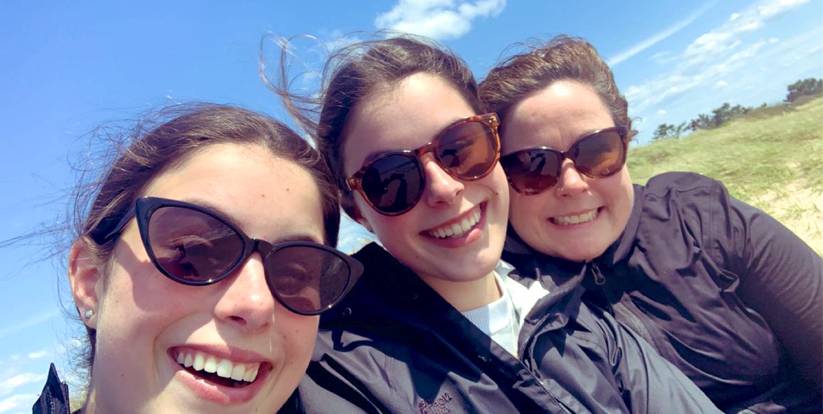 sfenway's tweet photo. Had a great #mothersday2020 #BlessedAndGrateful  #Daughters @kayladepodesta @nicoledepodesta Ty for making today so special #LennyAndJoes #LunchBeachside #ManiPedi https://t.co/ZtWfMWl5ko
