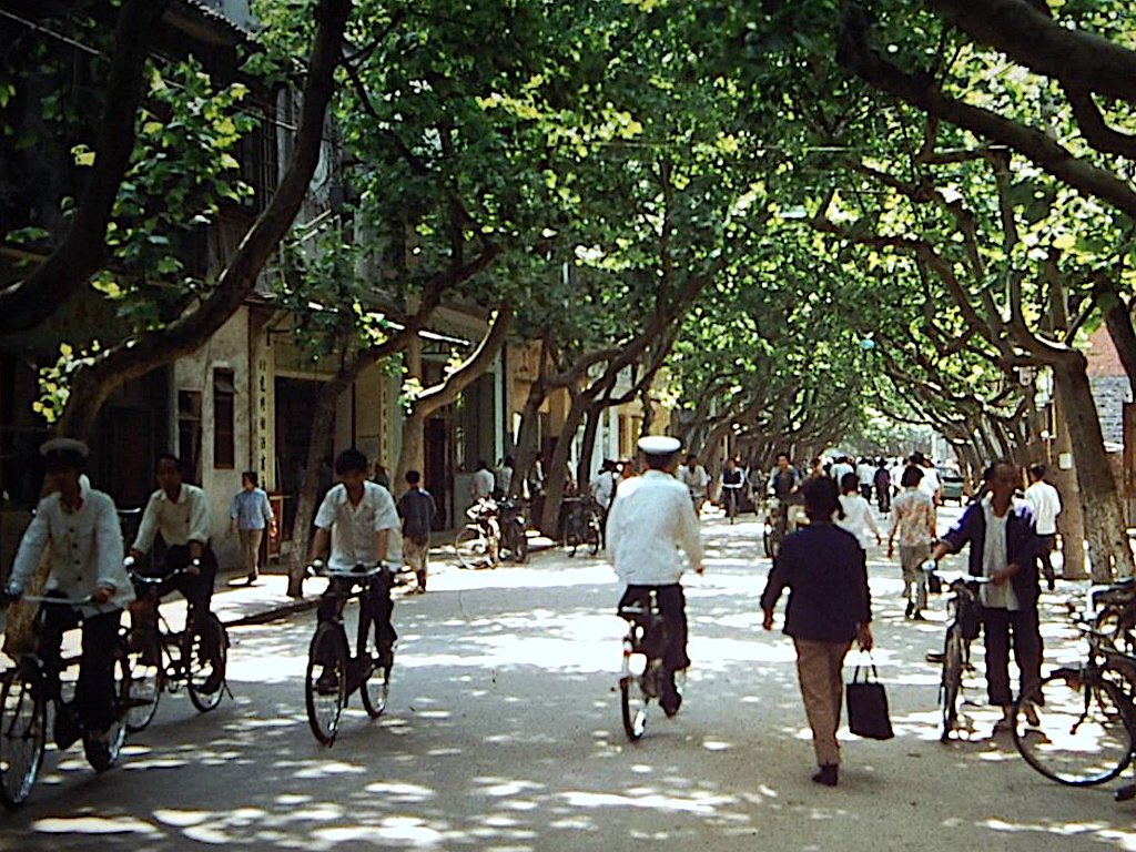 fengcheng_ccc's tweet photo. Suzhou, China, 1979

Formerly romanized as Soochow, the city is situated on the lower reaches of the Yangtze River and the shores of Lake Tai and belongs to the Yangtze River Delta region, and is about 100 km (62 mi) northwest of Shanghai. https://t.co/5jEZX9sHp2