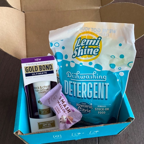 MCherryRugg's tweet photo. I like free things @Influenster @Snackapade @Lemishine #SpringForwardVoxBox #complimentary https://t.co/XLjh2HV7UK