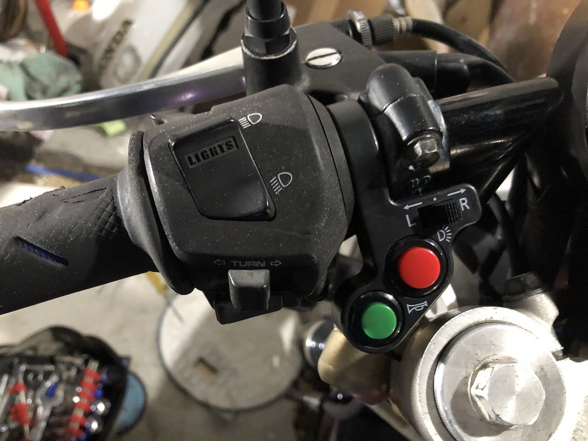 CB400SF_BR's tweet photo. VTECキャンセラーとミラー交換したったった https://t.co/1DK14T1oWj