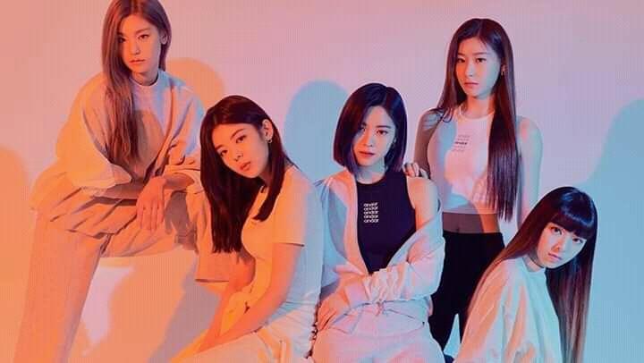 blackglowitzdle's tweet photo. @G_I_DLE i love you😍
@ygofficialblink i love you😍
@ITZYofficial i love you 😍
@Everglow i love you😍 https://t.co/fT4r88SUBi