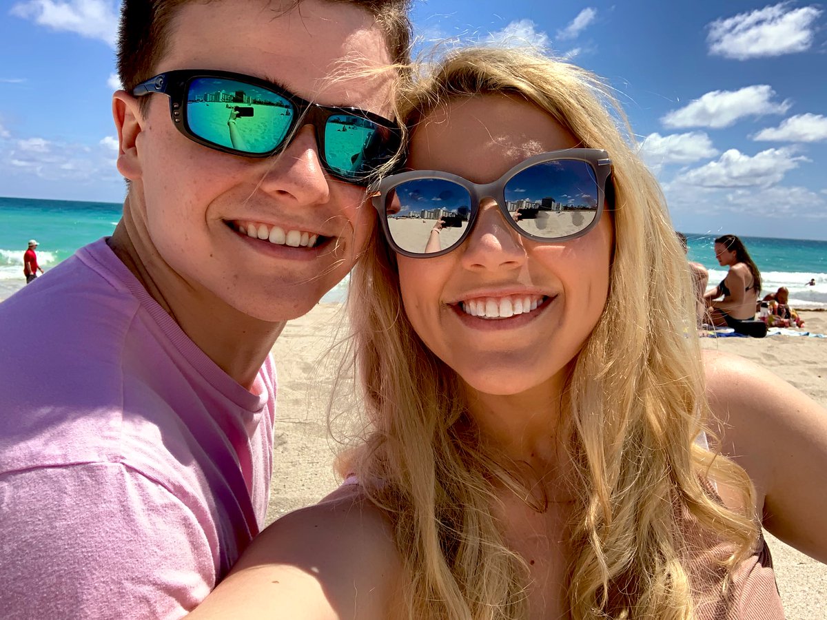 cmillyrockk's tweet image. call me sentimental, but a year ago I was flirting with Lucas on a regular Saturday night in Lex. That regular night out turned into a years worth of a happiness and joy that I’ve never known until him ❤️ he deserves a lil s/o! 😘 #inmyfeels