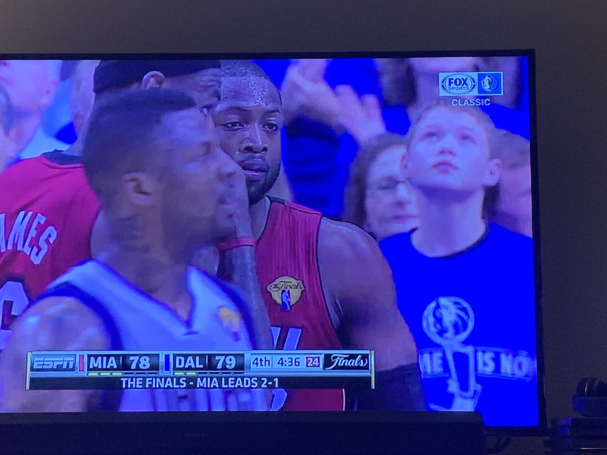 bcburgers's tweet photo. I spy tiny @ChapmanEthan on my tv. #lowercaseE https://t.co/uiw0ClpyoG