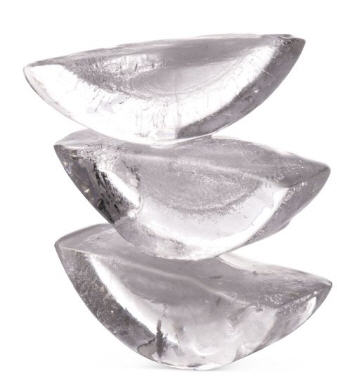 eliattarget's tweet photo. fuck this sided bullshit half moon lookin- we just got a new refrigerator and I was p r a yi n g for that boujee shit but we got even dumber ice, smh https://t.co/yjKpY9X22b