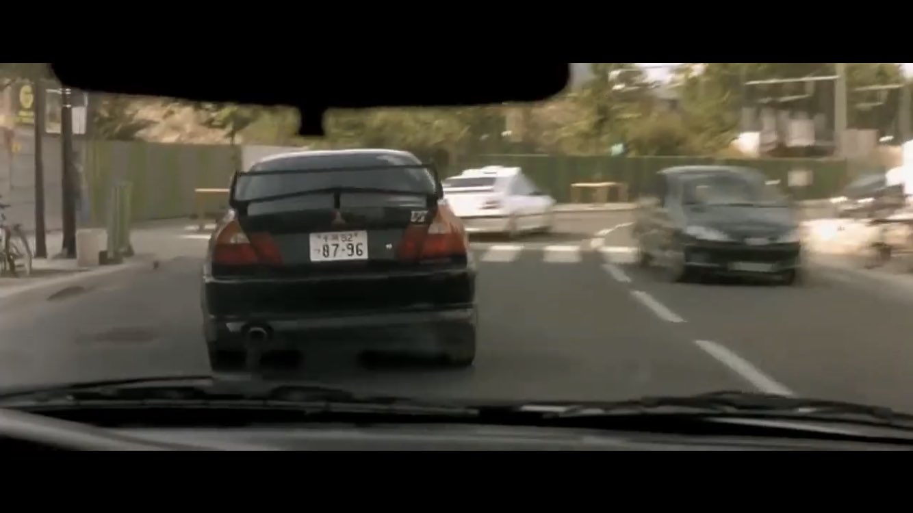 元口 出留夫 V7ii Pa10 映画 Taxi2 でダニエルを追う日本ヤクザ達 Cp9aで406を追いかけるんだけど ナンバープレートが割と頑張って作ってあって好感度高いんだよね 千葉ナンバーと 平仮名もある 四桁でナンバーの淵までちゃんと作ってある しかし