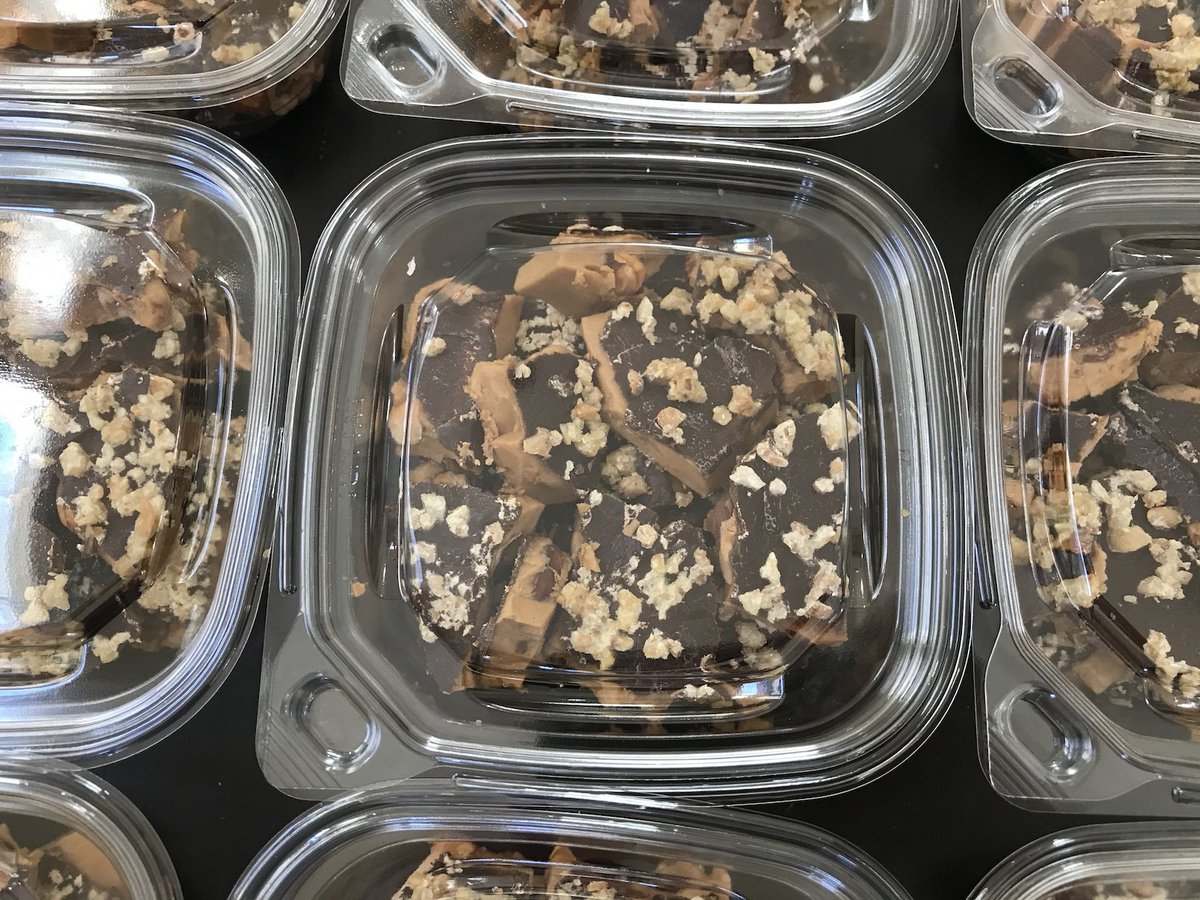 PotChocolates's tweet photo. We make fresh toffee and chocolate bark daily. https://t.co/Z2Ta8bTN8U #cannabistoffee #toffee #cannabisinfusedchocolate https://t.co/Gi2jVRcang