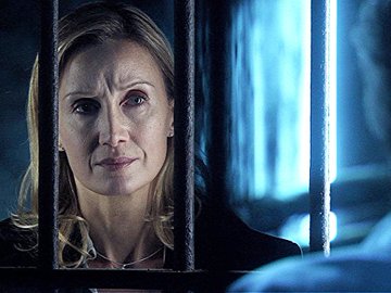 blanchardjerom7's tweet photo. Restez chez vous !! Bon !! Je l'avoue le jour du deconfinement , ces mots sont très mal venus !! Au moins l'après-midi , rediffusion de #Flics S1 à partir de 15h20 sur Polar+ (lundi-mardi) toujours avec @cathmarchal_off #YannSundberg #FredericDiefenthal #AliceVial ..👍 https://t.co/z3Xza48i2N