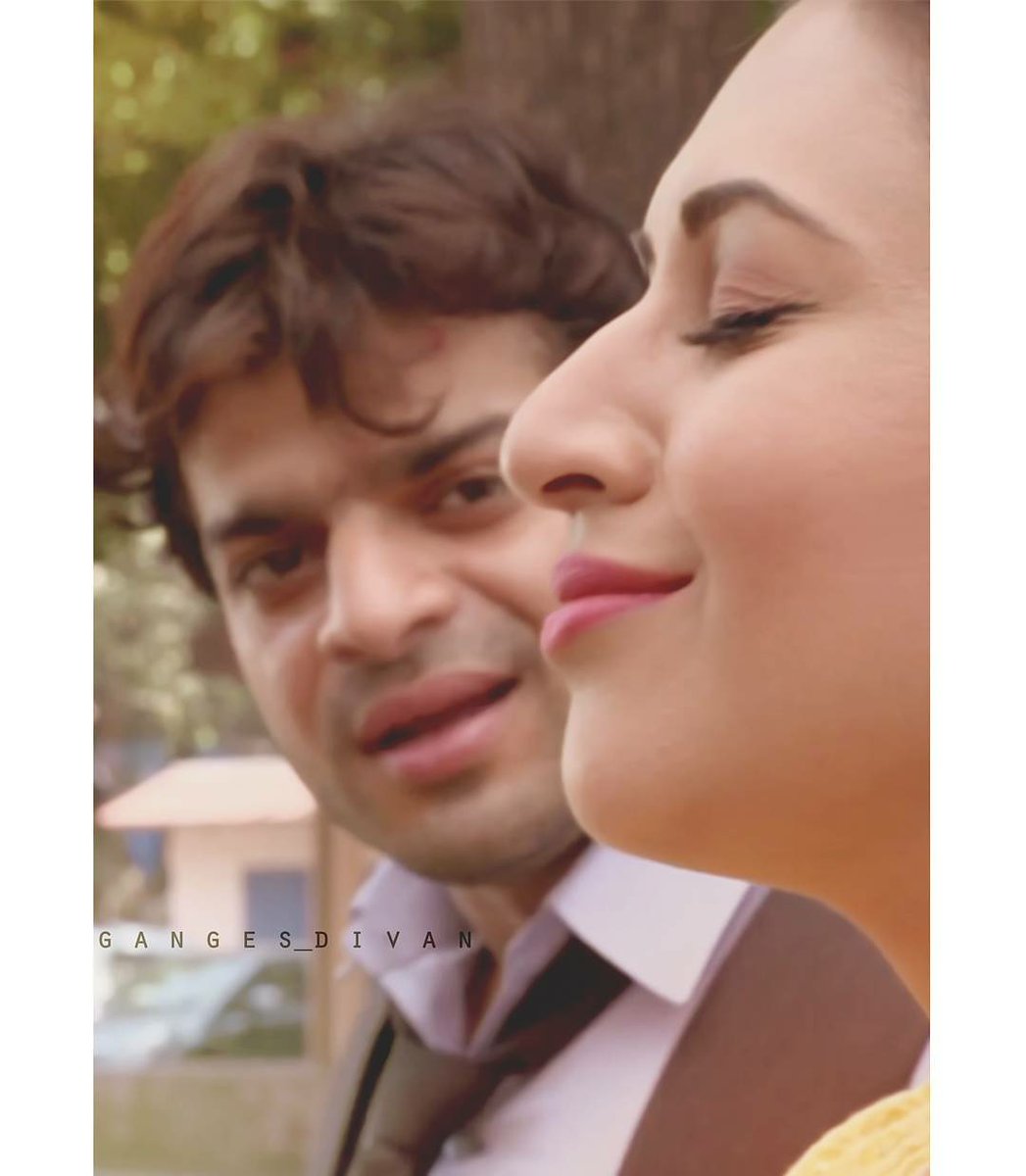 Vineeta00721904's tweet photo. Him...staring at her...β€
Good morning everyone β€β€
. @Divyanka_T
@TheKaranPatel
#KaranPatel #KP #DT #DivAnMagic #DivyankaTripathi #IshRa #Ishita #Raman #IshitaRamanBhalla #RamanKumarBhalla #IshRaScene #PutWi #YHM #YehHaiMohabbatein https://t.co/PLwYdwL2gA