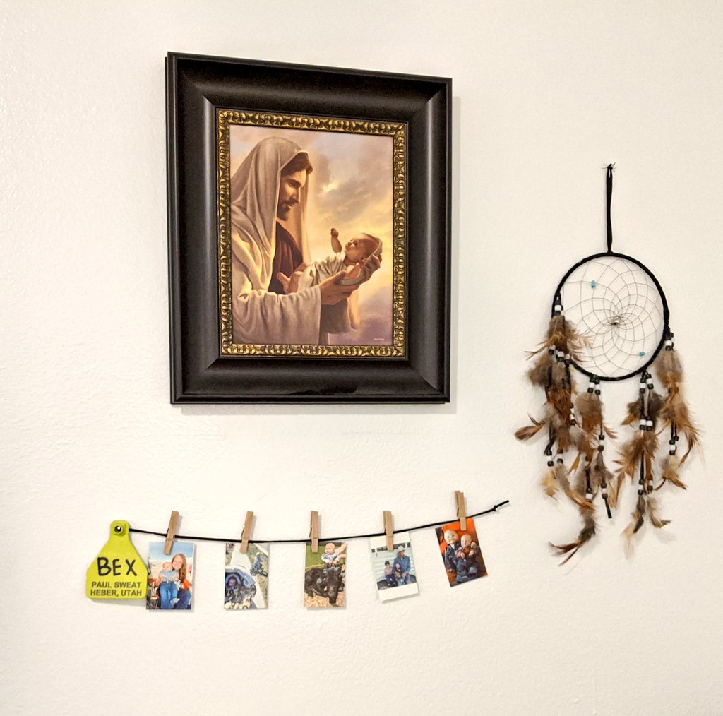 miniging3r's tweet photo. Final got started decorating little man John's room loving it so far!
#johnnypaulsweat #cowkid https://t.co/WtzZZJgK9F