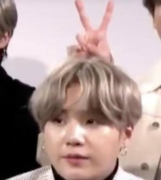 why did i decided to make this thread,,,it hurts