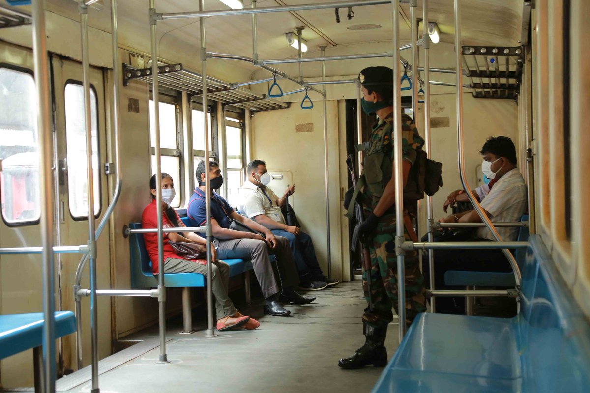 Jamz5251's tweet photo. Despite a curfew, #Colombo came to life today as public &amp; private sector employees resumed work. Health guidelines wr maintained in many areas under the watch of police &amp; military. The once silent streets were back to life. #ReStartSriLanka #TogetherWeCan
Pics - LalithPerera https://t.co/Uhb3LzWy7h