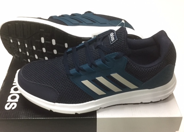 細田スポーツ 今日の1足 アディダス ランニングシューズ Glx4m メンズサイズ 幅広 幅広さんにおすすめな シューズがアディダスギャラクシーシリーズです 普段のウォーキングや通学にも最適です