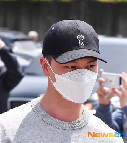 marium_mano's tweet photo. It's you my baby Yook is going so soon but don't worry I'll be fine so you also take care. My love for you will keep on growing  so don't worry Okay? So proud of you so comeback like a cool man I'll be here waiting for you!
Stay healthy @BTOB_6SJ 
See you in 2020!! Yejiapsa 💙 https://t.co/7u86HZ3sLr