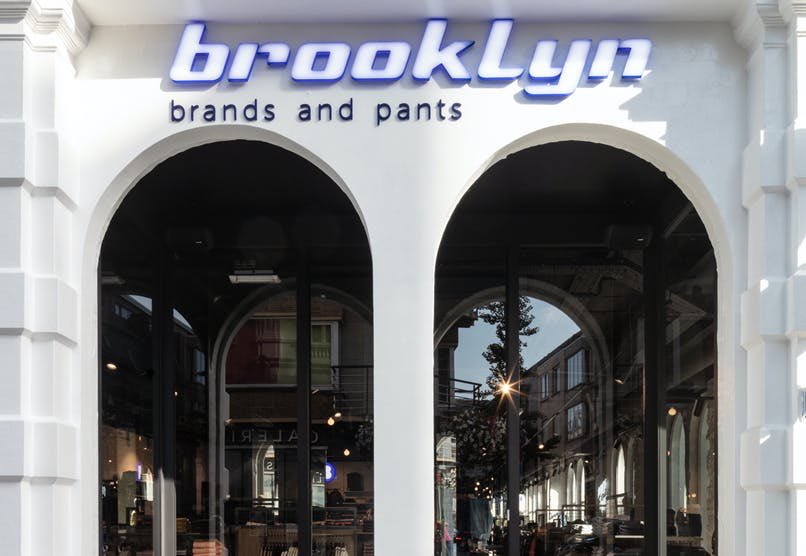 .11 mei, 2e cruciale stap i/d herop-/doorstart v/ onze economie! Minister <a href="/nathaliemuylle/">Nathalie Muylle</a> bezoekt straks B2C-toonzaal <a href="/Winsol_BE/">Winsol</a> <a href="/izegem/">Stad Izegem</a> en gaat daarna winkelen <a href="/Stad_Roeselare/">Stad Roeselare</a> bij West-Vlaamse familiale ondernemers <a href="/UbbeDescamps/">Ubbe Descamps</a> #Brooklyn en Luc en Gilles #Boggi <a href="/VokaWVL/">Voka West-Vlaanderen</a>