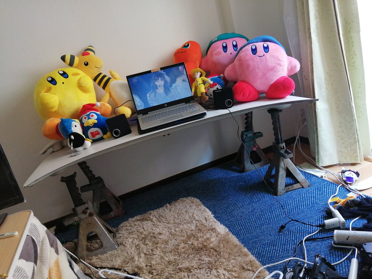 hiro_ae92's tweet photo. これはフィクションです

AE92のトランクをうまく利用しよう　
押し入れに邪魔になっていたものを再利用!!!
勉強もはかどること間違いなし
創刊号はAE92のトランクとうま4本がついて0円

#大学スタート
#アホな自動車部員
#AE92はいいぞぉ https://t.co/PAm0lsip1k