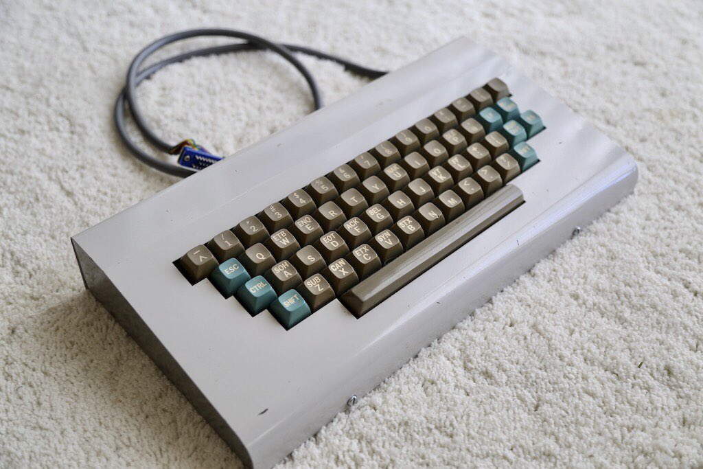 sdf_pubnix's tweet photo. radio teletype HAL telereader #radio #teletype #baudot #ascii #morsecode #decode #encode #rtty #hamradio #asfk #terminal #retro #vintage https://t.co/bq83we424O