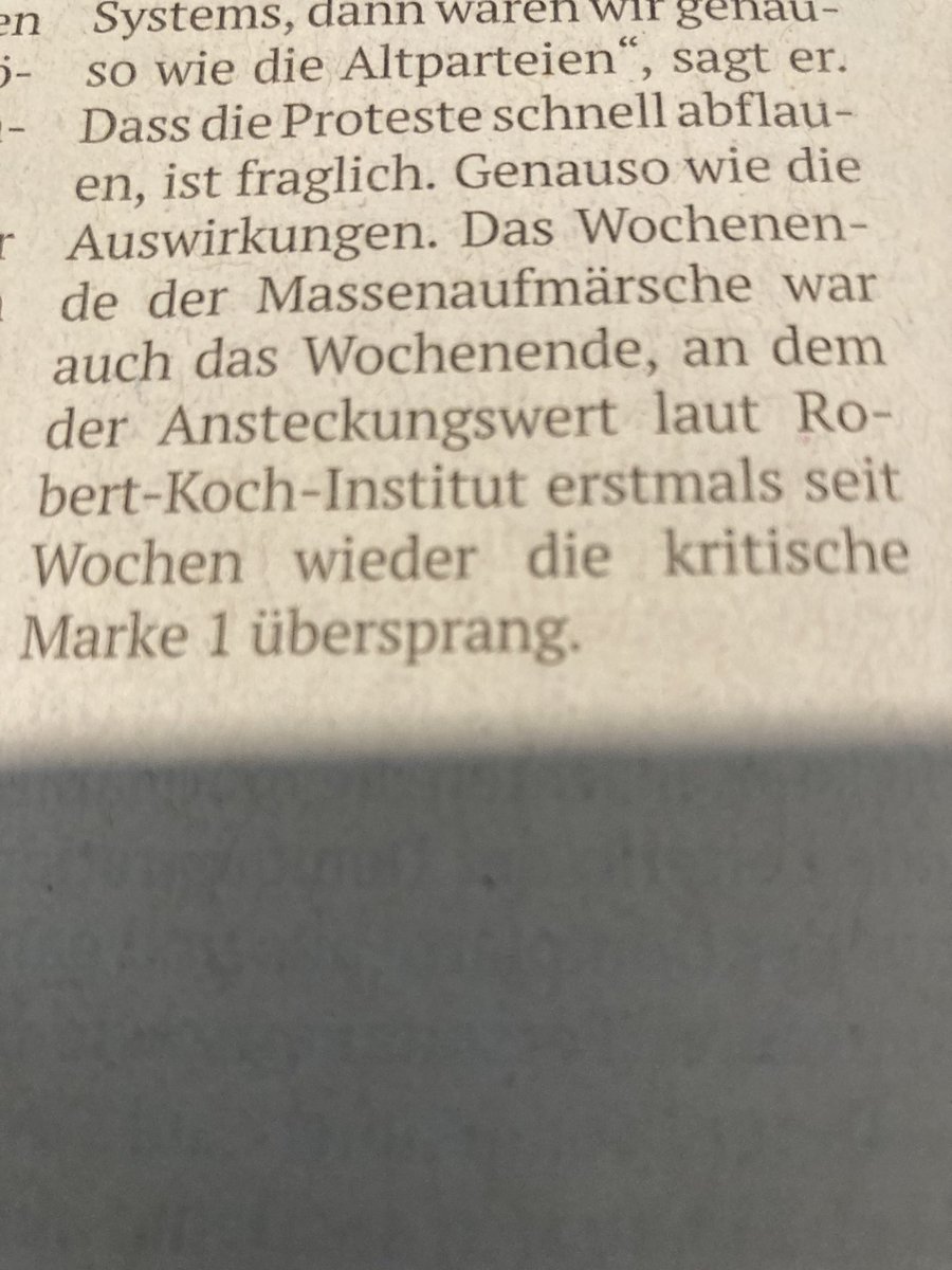 #KölnerStadtanzeiger heute, Schlusssatz eines Berichts über #Coronademos  Hier wird völlig schamlos ein Zusammenhang zwischen der Demo am Samstag und dem am Samstag gestiegenen R-Wert hergestellt. Das ist kein Journalismus, das ist subtile Propaganda.