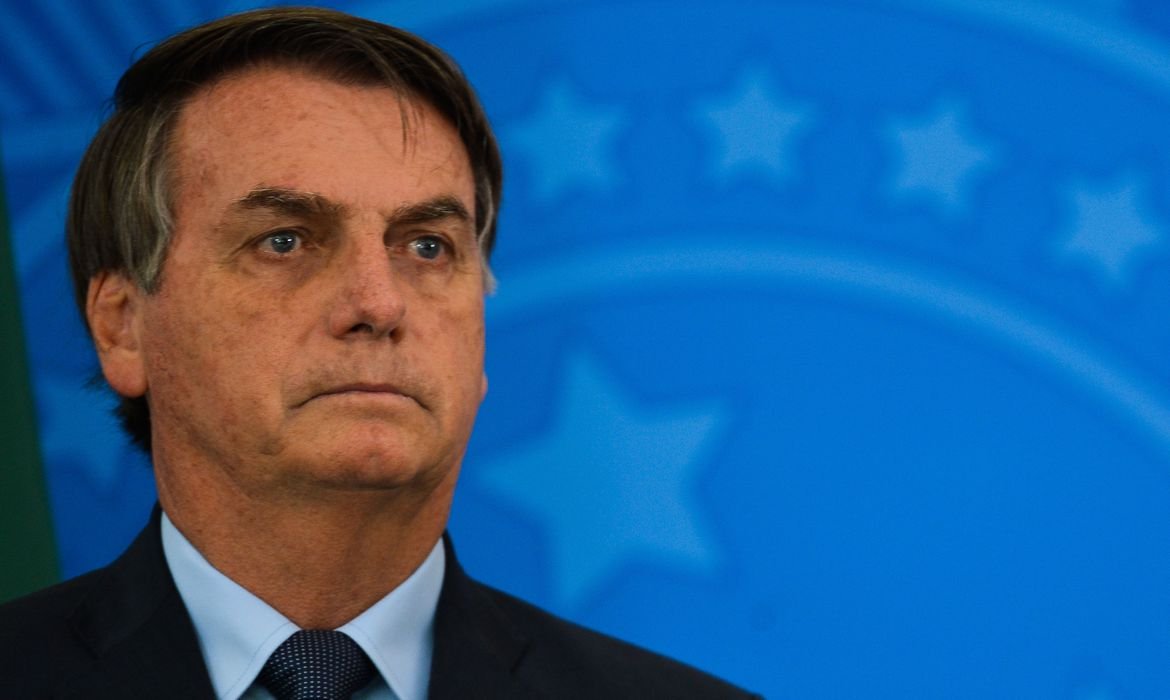 URGENTE: Presidente Jair Bolsonaro sofre acidente doméstico e está internado em estado grave no Hospital das Forças Armadas (HFA)