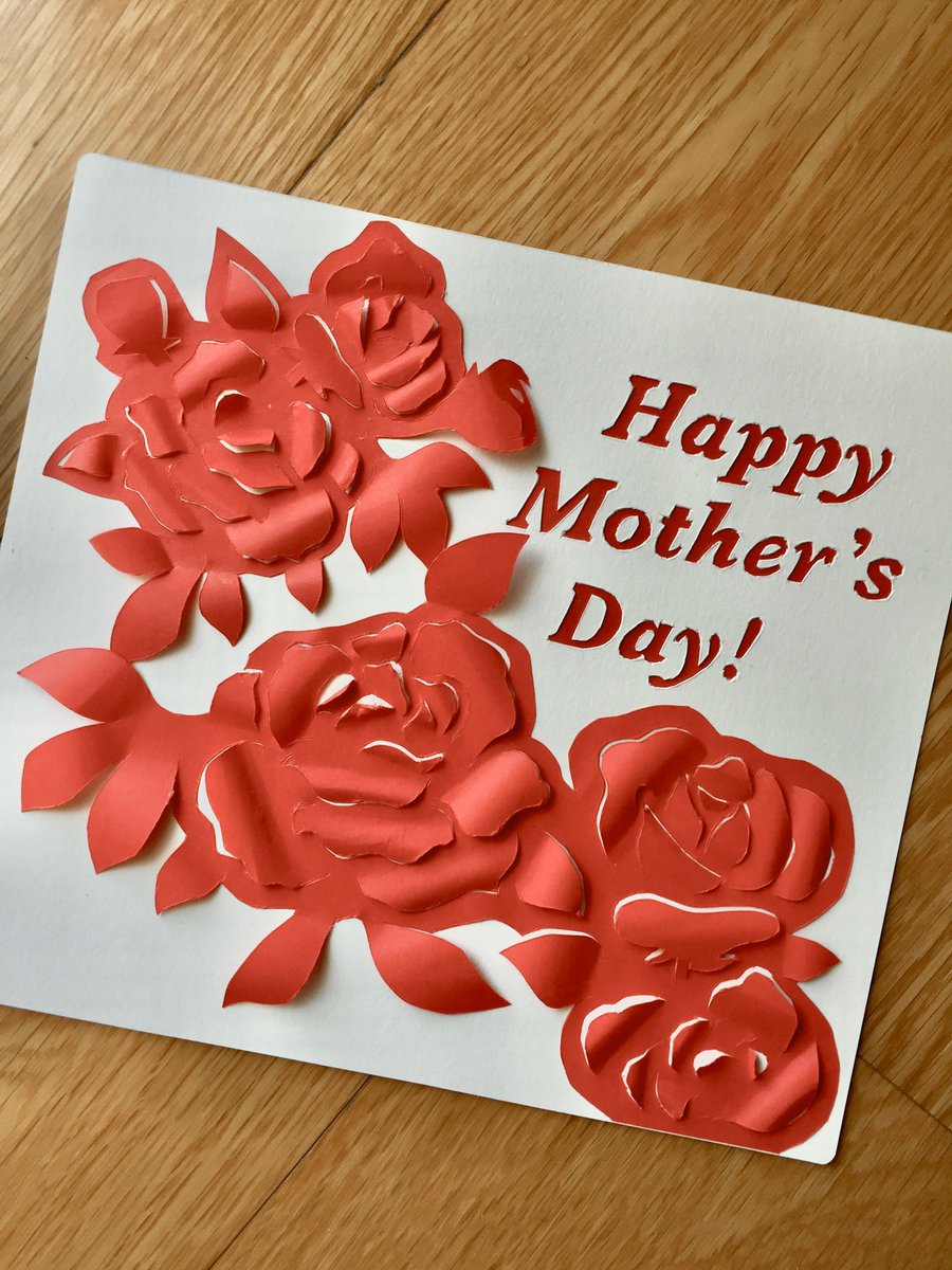 ThinkCreativeTh's tweet photo. Broke out my #crafty side for #MothersDay ! Hope you’ve greeted your moms!
🌹 
#greetingcard #giftidea #ideas #papercraft #popout https://t.co/qfsZ8CPX0Y