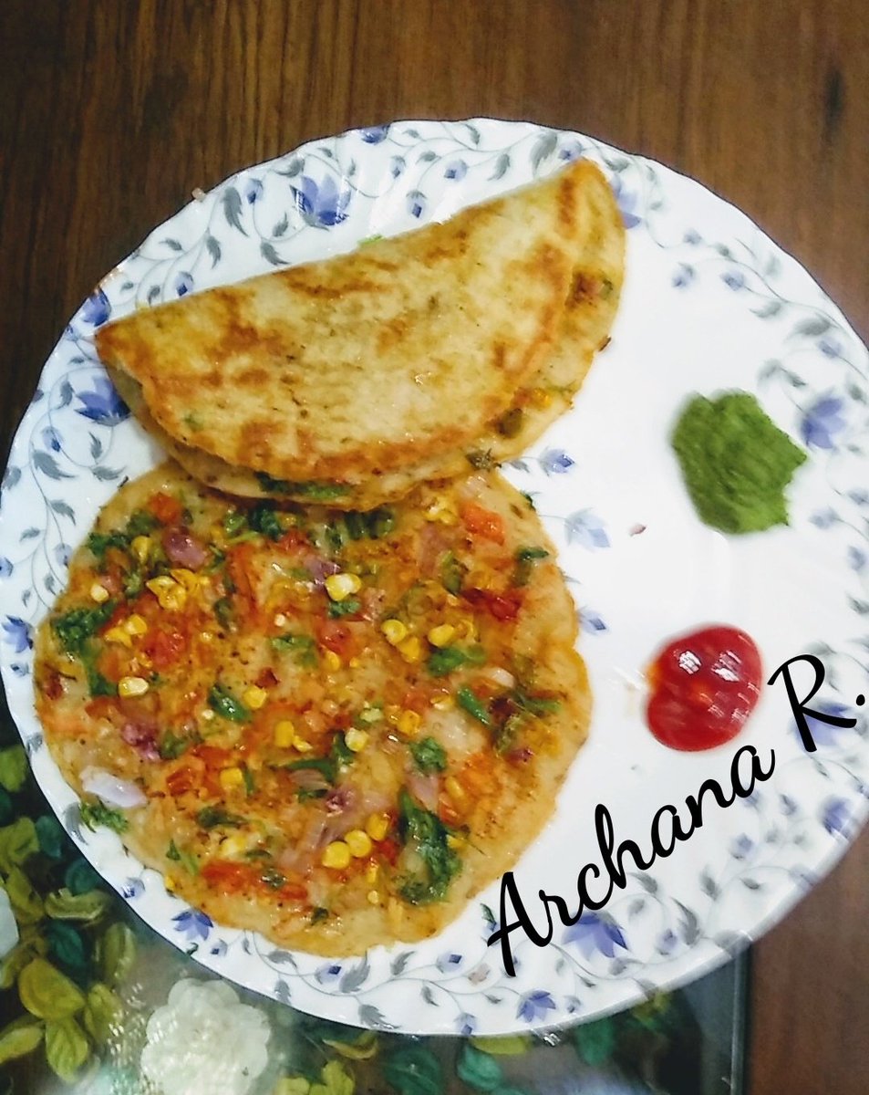 rautarchanared1's tweet photo. #खवय्येमंडळी आजचा नाश्ता फक्त 2 मिनिटांत तयार होणारा #उत्तपम #innovativerecipe गव्हाच्या पिठापासून बनणाराhealthy, crispy त्याला थोडासा इटालियन टच,(माझ्याच डोक्याची खुरपत😜)अगदी सॉफ्ट व पाठीमागची बाजू एकदम(फोटो) crispy😋नुसता खाल्ला तरी छान चमचमीत लागतो.#अर्चनारेसिपी
#माझाक्लिक
#म https://t.co/2NhCJt0SS8
