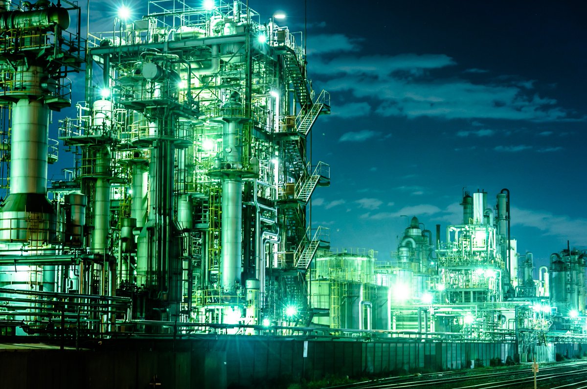 Yo, the factory zone in Kawasaki, Tokyo has MAJOR Midgar vibes lol