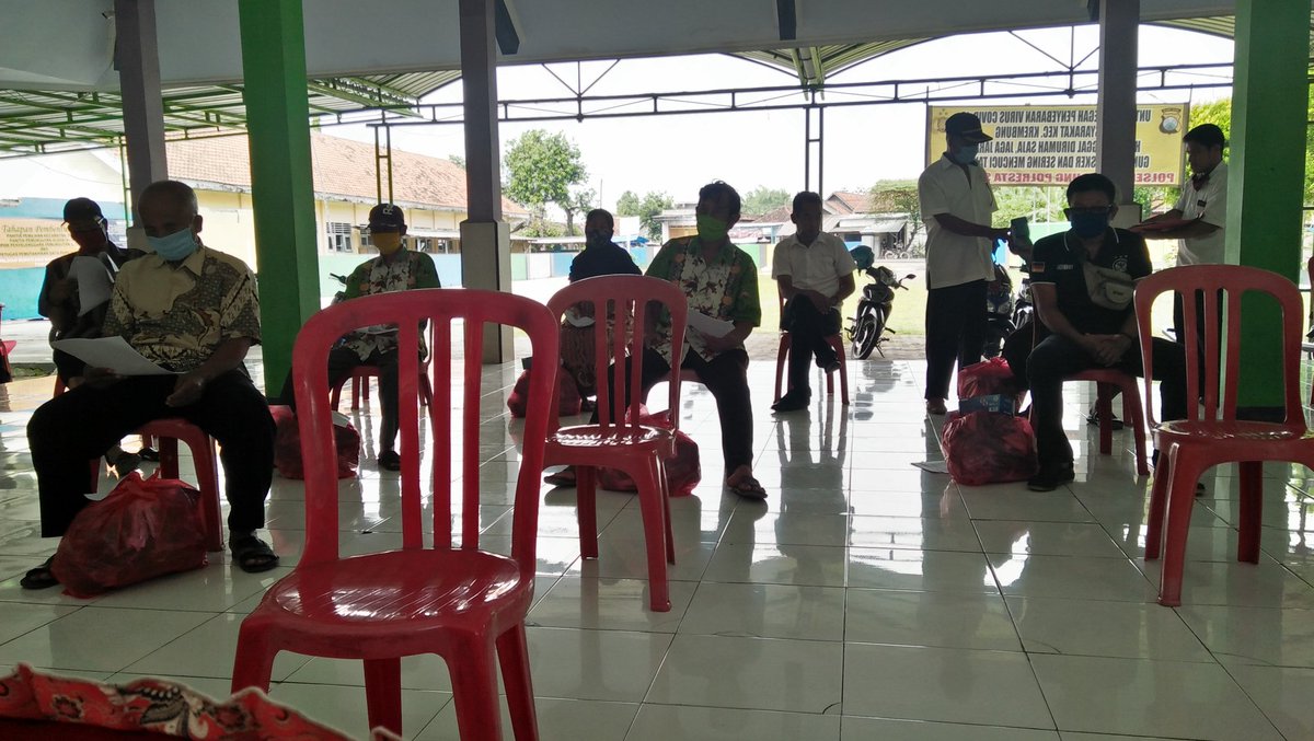 AnsoriAim's tweet photo. Musyawarah desa kusus #BLTDDBerkah 
#tppijawatimur 
#tppdeltasidoarjo 

@Jokowi
@halimiskandarnu
@anwsanusi
@imansyukri
@malik_haramain
@taufikmadjid71
@fachrilabalado
@AndryDewantoAh1
@kpw4jatim 
@P3MDSidoarjoKab https://t.co/thxkwPoIM7