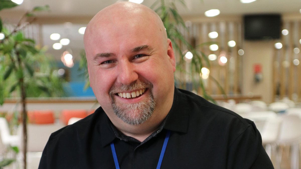 Intel_IRL's tweet image. To coincide with World Day for Safety &amp;amp; Health at Work we proudly honored a number of Safety Stars from around the world.

Jim Carroll coordinated a Maintenance Ergonomics Roadshow showcasing ergo initiatives that was attended by 1000+ employees. #SHWDay newsroom.intel.ie/news-releases/…