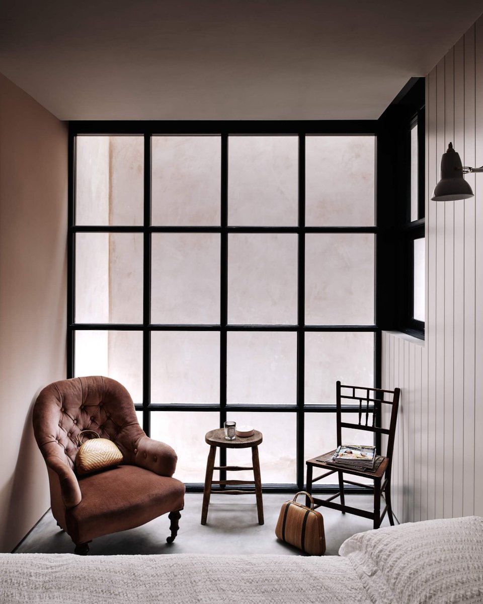 The Wabi Sabi aesthetic is one based on asymmetry, simplicity and an appreciation for the integration of natural objects and processes. This minimal approach to decoration across the lofts can be understood in these Wabi Sabi terms.