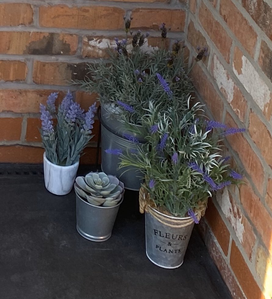 Angietrickett's tweet photo. @MissHarrisonBP @BoothferryPS Here is my purple corner Miss Harrison. 💜💜💜 https://t.co/pjTpTKJBtk